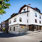 Penthouse аpartment Panoramic , Mountain Views Apartamento *