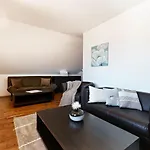 Penthouse аpartment Panoramic , Mountain Views Apartamento *
