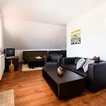 Penthouse аpartment Panoramic , Mountain Views Apartamento *